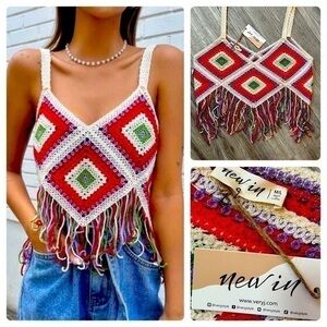 Nwt NEW IN boho crochet knit festival sleeveless top with fringe. Great colour.